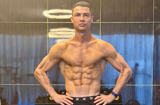 Cristiano Ronaldo publica foto 'após a sauna'