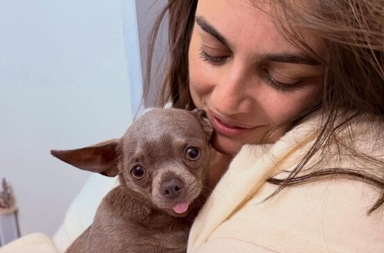 Ana Guiomar apresenta Emília, a nova cadelinha
