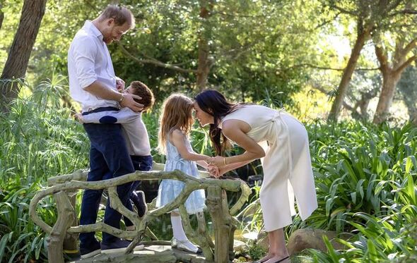 O postal de Natal de Harry e Meghan