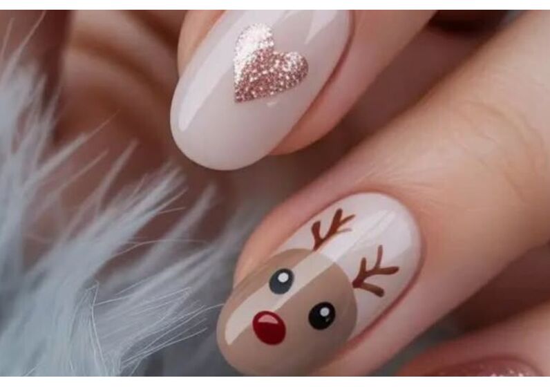 Manicura natalícia é pirosa? No Natal tudo é permitido...