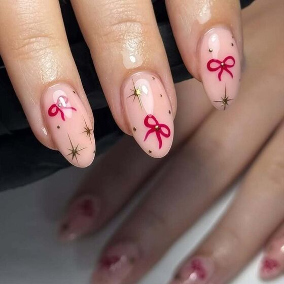 Manicura natalícia é pirosa? No Natal tudo é permitido...