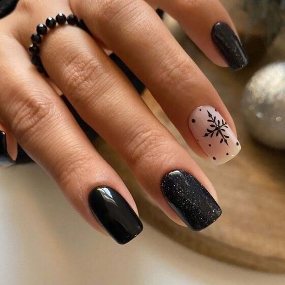 Manicura natalícia é pirosa? No Natal tudo é permitido...