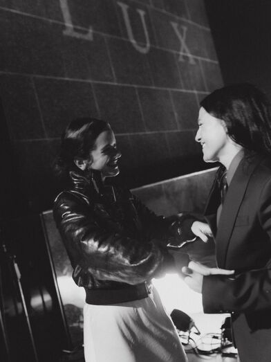 Carminho e Rosalía celebram parceria musical no Rio de Janeiro