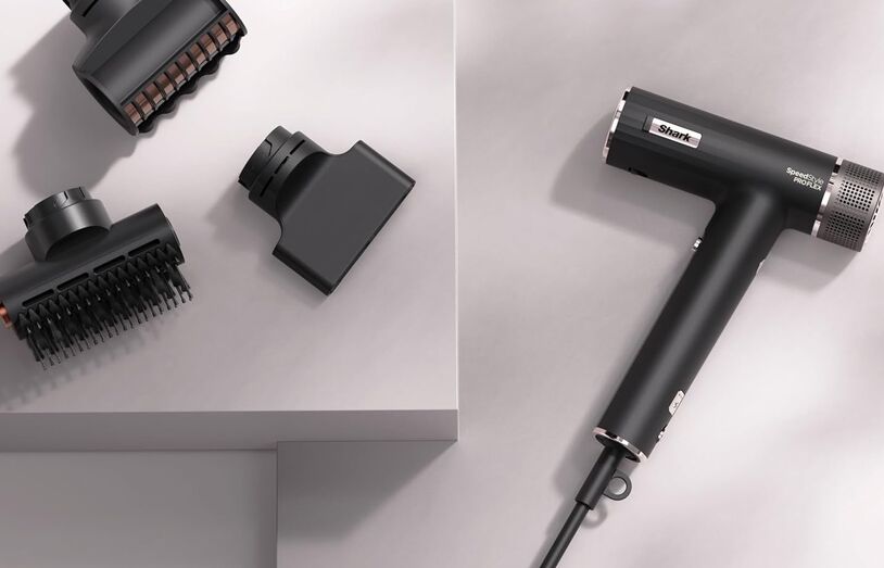 Secador iónico Shark, alternativa económica ao Dyson, promete secagem eficaz sem danificar o cabelo