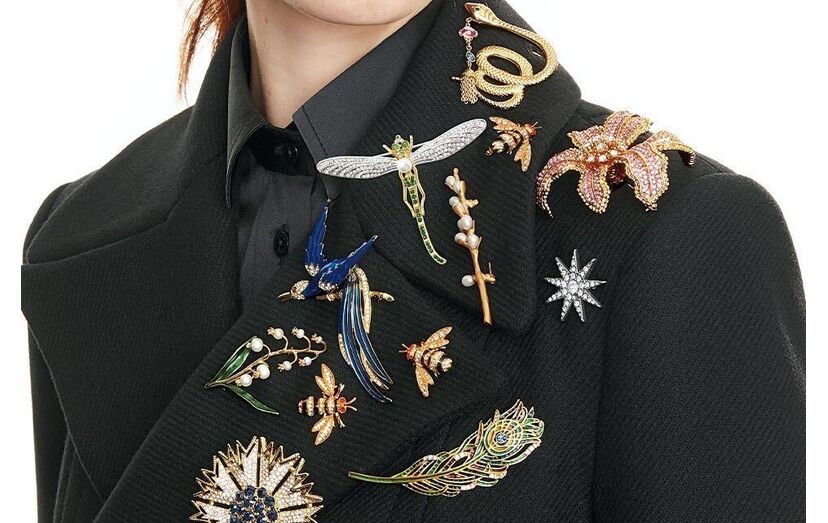 Nem brincos, nem colares, nem anéis... Conheça o acessório que dá um 'twist' especial a qualquer visual