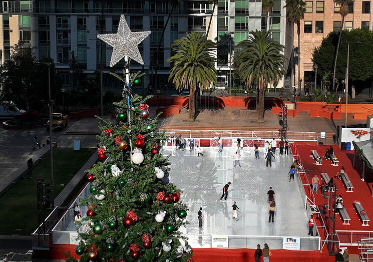 Pistas de gelo abertas para celebrar o Natal