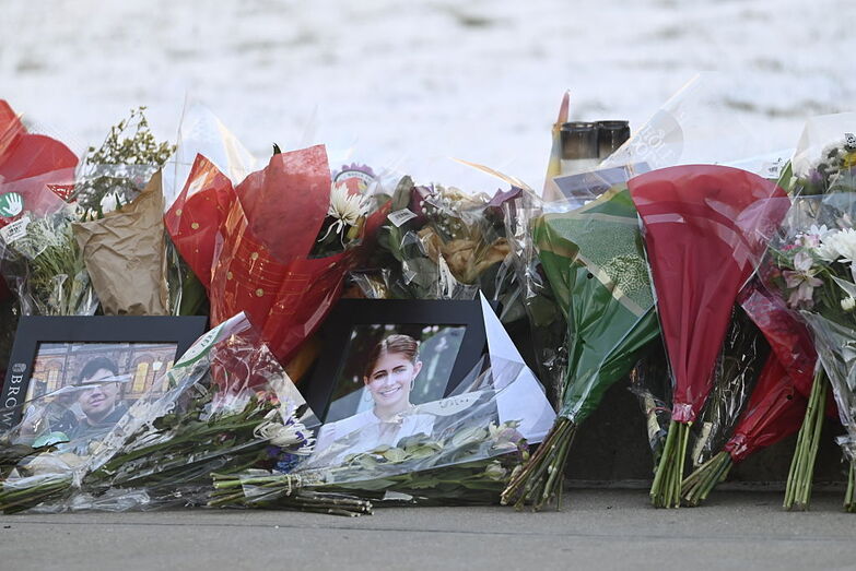 Homenagens a alunos assassinados na Universidade de Brown
