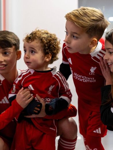 Fãs mirins do Liverpool demonstram apoio, após ano difícil para Rute Cardoso e Diogo Jota
