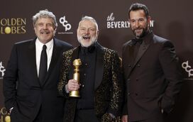 Séries 'The Pitt' e 'Adolescência' são as grandes vencedoras dos Globos de Ouro