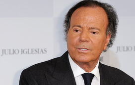 Os relatos sexuais das 'senhoritas' sobre o pesadelo com Julio Iglesias na 'mansão do terror': "Sentia-me como um objeto, uma escrava"