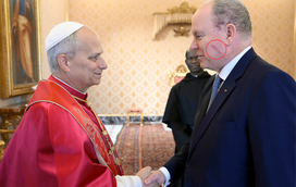 Príncipe Alberto aparece ao lado do Papa com grande cicatriz no rosto horas depois de o Palácio revelar cirurgia