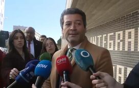 "A democracia ganha quando participamos": André Ventura vota e apela à ida às urnas