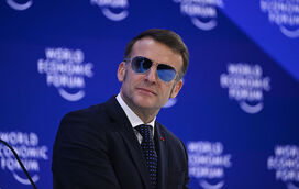 Saiba o que esconde Emmanuel Macron por detrás dos óculos de sol