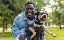 Quer adotar um cão ou um gato e não sabe por onde começar? Conheça o Pawseum, a nova plataforma digital que está a revolucionar o mundo dos pets