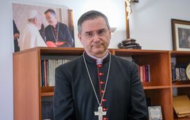 Cardeal D. Américo Aguiar apanha valente susto em direto no NOW, com o momento do golo de Trubin 