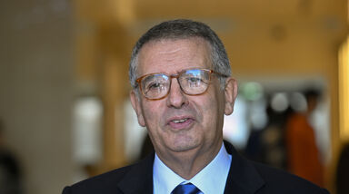 António José Seguro, o novo Presidente da República, à chegada à Assembleia da República