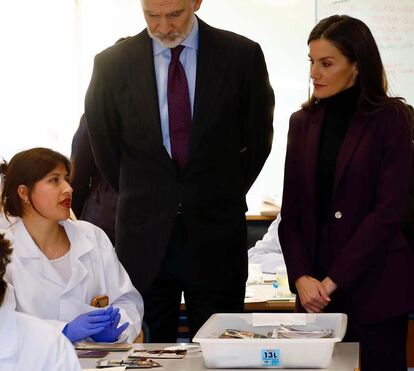 Reis de Espanha combinam 'look' em visita a Valência