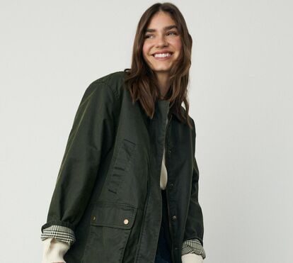 Saldos ao rubro! Os sobretudos quentinhos que vale a pena comprar nas promoções