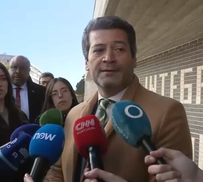 'A democracia ganha quando participamos': André Ventura vota e apela à ida às urnas