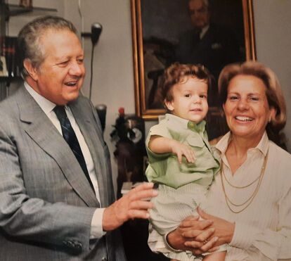 'Uma mulher acima de todos os títulos': Maria Barroso recordada pelo neto através das memórias de infância 
