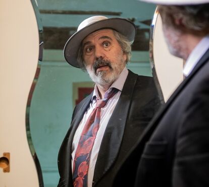 Regresso aos palcos: Ena Pá 2000 em alta depois de candidatura de Manuel João Vieira