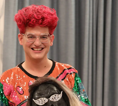 Conheça João Carreira, o extravagante cabeleireiro que é um fenómeno das redes sociais