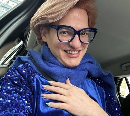 'Vamos ser mais sérios!' Conheça João Carreira, o extravagante cabeleireiro que é um fenómeno das redes sociais