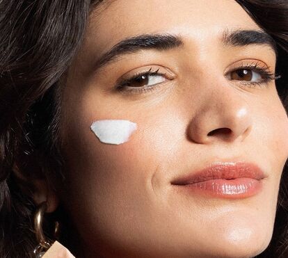 Pele madura? Os cinco produtos de ouro para incluir na sua rotina