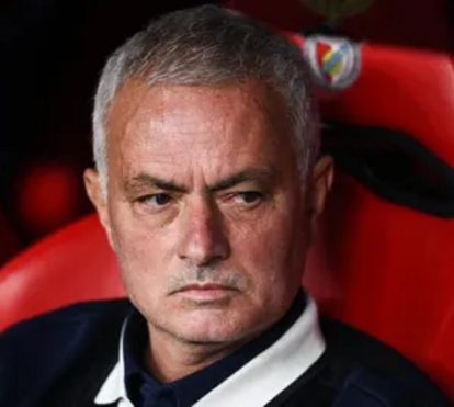 Uma 'casinha' no Seixal! José Mourinho rendido às novas rotinas no Benfica