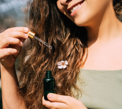 Os melhores óleos hidratantes para acabar com o cabelo crespo e dar aquele toque de seda