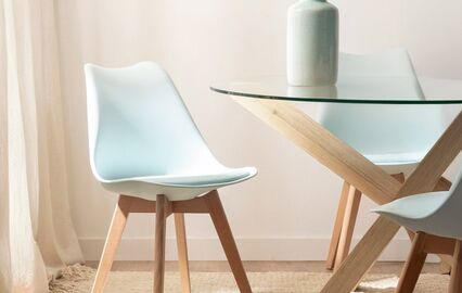 Cadeiras a 20 euros renovam a decoração da casa