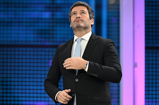 André Ventura, fundador do Chega, comenta futebol e tem posições políticas polémicas