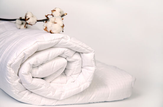 Edredões polares para noites geladas garantem descanso e conforto