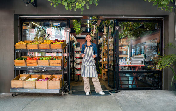 Mercado oferece fruta e legumes frescos