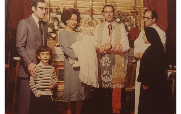 António Ramalho Eanes e família . O baptizado do bebé Miguel Eanes, em 