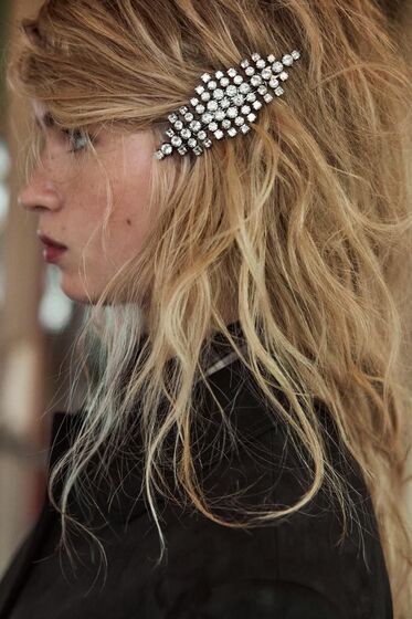 Obrigatório usar: Os 5 acessórios que já fazem furor no 'street style'