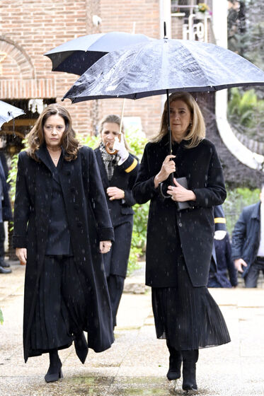 Rainha Sofia e netas no último adeus à irmã, Princesa Irene da Grécia