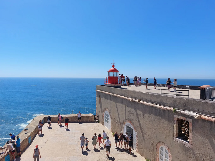Mistério de Maycon adensa-se. Carro terá passado zona de circulação interdita e caído de precipício para o mar - Nacional - FLASH!