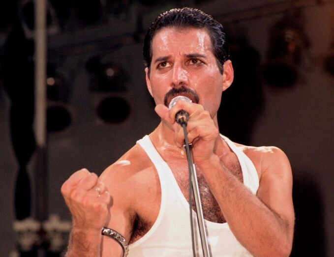  Freddie Mercury
