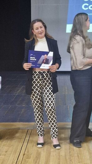 Maria Amaral é reconhecida num evento após o desaparecimento da sobrinha