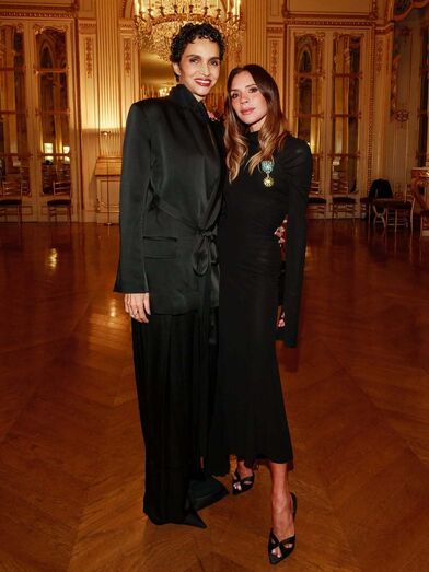 Victoria Beckham recebe prémio em Paris