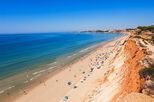 Férias à larga! Cinco praias no Algarve com espaço para estender a toalha