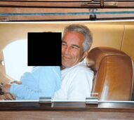 Foto de Jeffrey Epstein surge em investigação sobre abusos