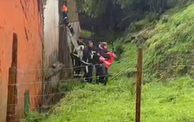 Idosa retirada de casa pelos bombeiros durante mau tempo na Maia. Veja o vídeo com as imagens impressionantes