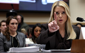 O que esconde Pam Bondi, a mulher de confiança de Donald Trump, guardiã dos ficheiros secretos de Jeffrey Epstein? Quem está a encobrir e que 'bomba' tem em sua posse?