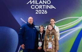 Jacques e Gabriella dão novo passo ao lado de Alberto e Charlene nos Jogos Olímpicos, e as diferenças entre os gémeos surpreendem