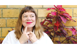 Vem aí um bebé! Capicua volta a viver a felicidade da maternidade aos 44 anos 