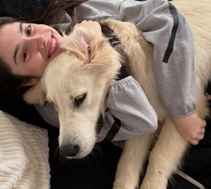 Da adoção ao coração: Bala completa um ano com Madalena Aragão e João Neves