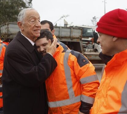 Na hora da despedida, Marcelo adia visita aos reis de Espanha, volta a vestir a pele de 'Presidente dos Afetos' e regressa à sua verdadeira essência junto do País real