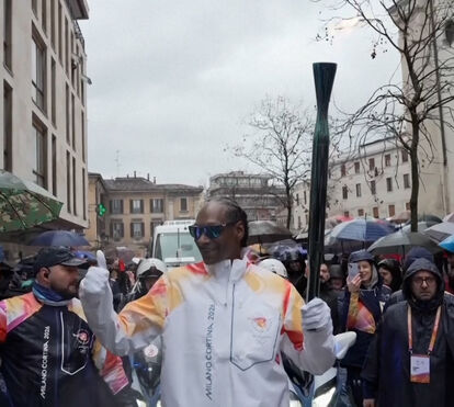 Ainda de luto pela morte da neta bebé, Snoop Dogg ergue tocha antes dos Jogos Olímpicos de Inverno